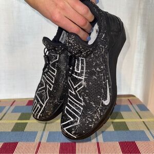 Nike React Metcon Black and White Textured Slip-On training shoe - size 9.5